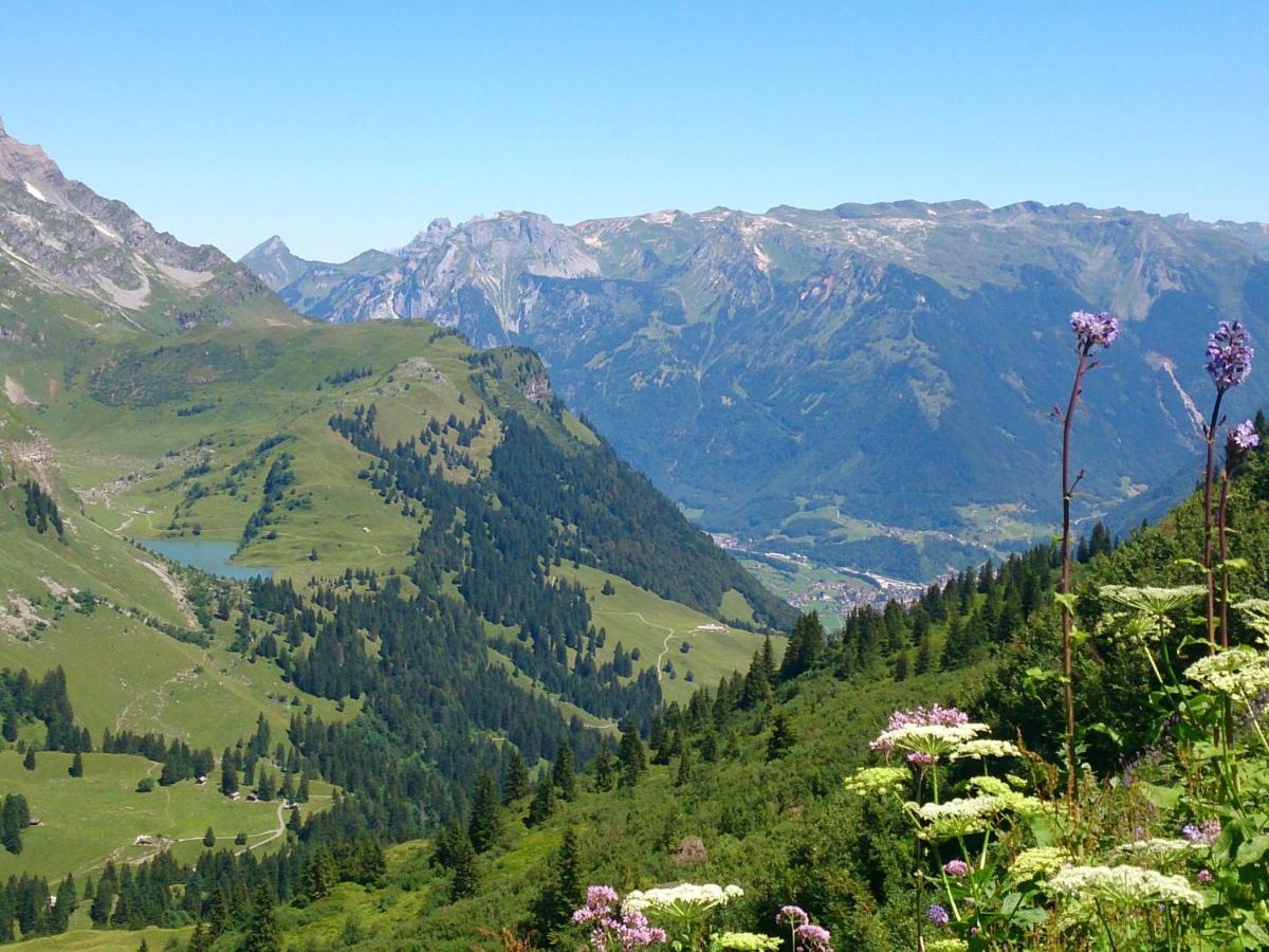 Bed And Breakfast - Die Aelplersuit Fuer Backpackers Im Berghuesli Linthal ภายนอก รูปภาพ