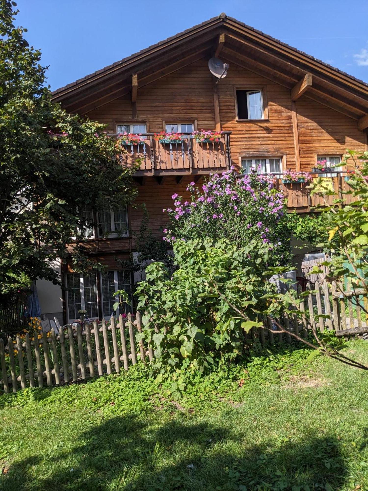 Bed And Breakfast - Die Aelplersuit Fuer Backpackers Im Berghuesli Linthal ภายนอก รูปภาพ