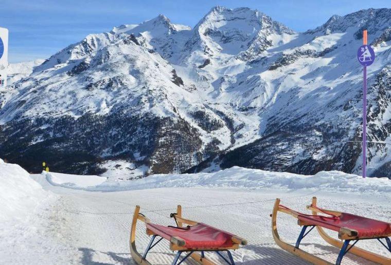 Bed And Breakfast - Die Aelplersuit Fuer Backpackers Im Berghuesli Linthal ภายนอก รูปภาพ