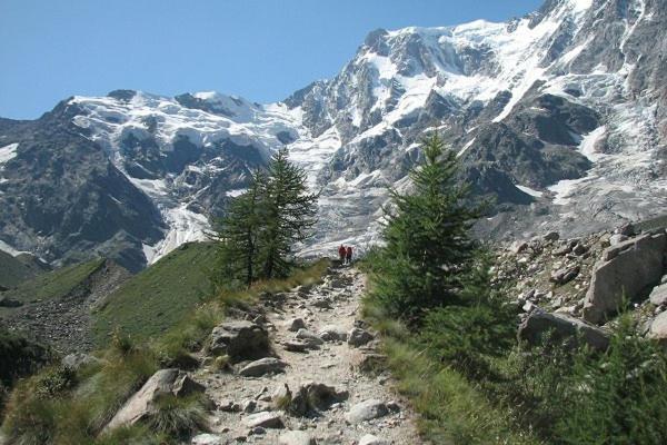 Bed And Breakfast - Die Aelplersuit Fuer Backpackers Im Berghuesli Linthal ภายนอก รูปภาพ