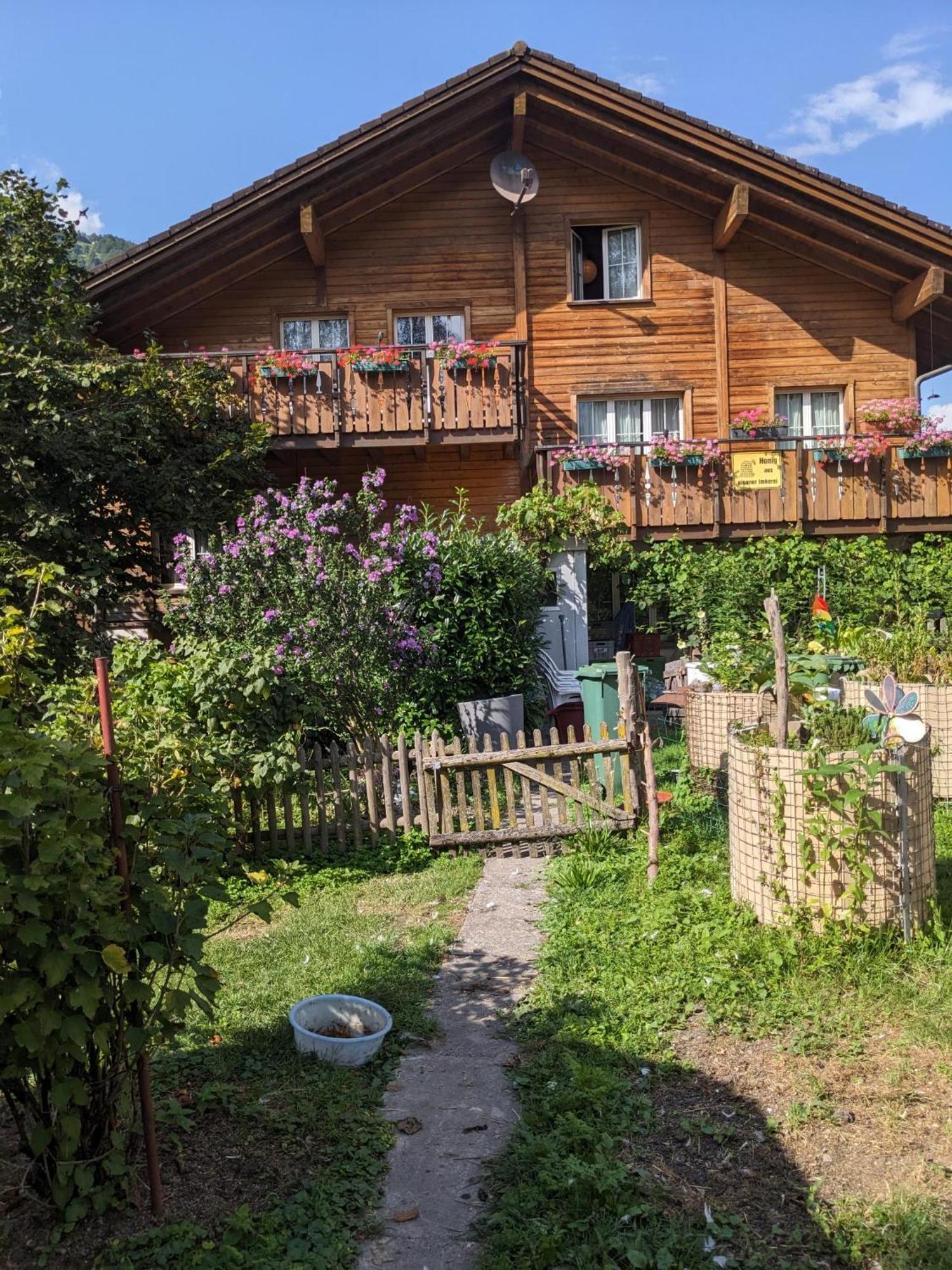 Bed And Breakfast - Die Aelplersuit Fuer Backpackers Im Berghuesli Linthal ภายนอก รูปภาพ
